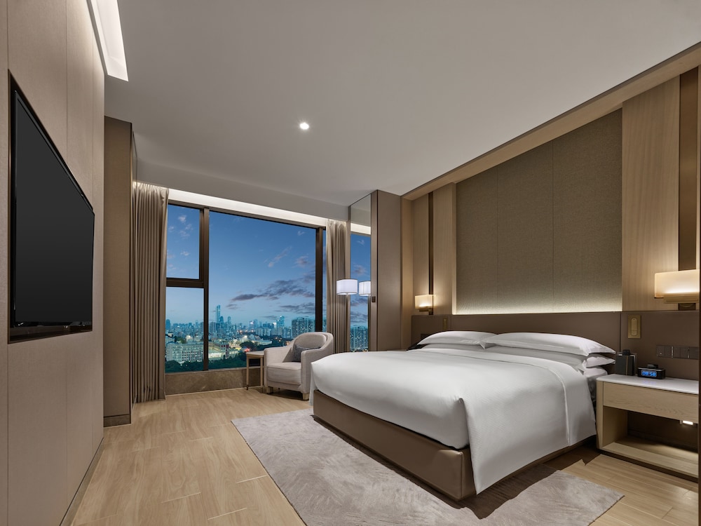 Deluxe Room, 1 King Bed