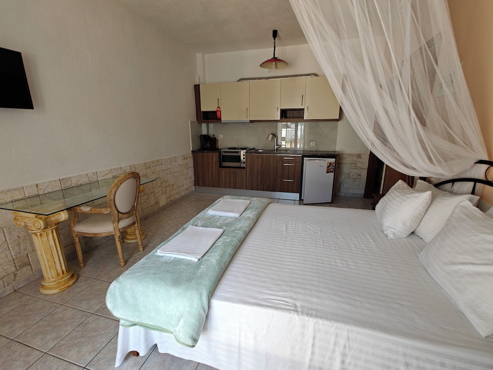 Family Suite, 2 Bedrooms, Private Pool, Beachfront (private pool from 20.06.2024 on)