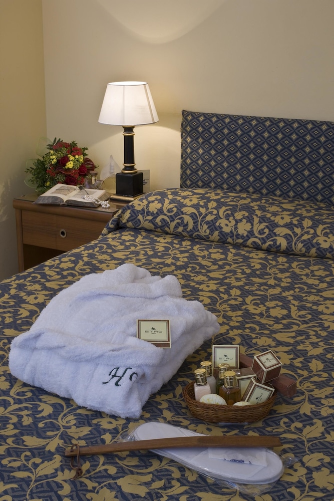 Standard Quadruple Room - Photo 4