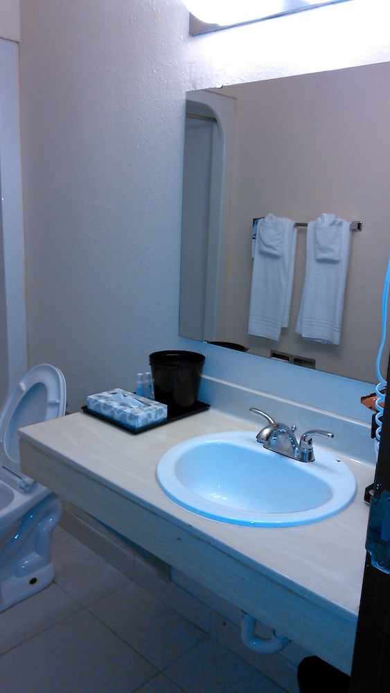 Room, Multiple Beds, Non Smoking (Efficiency) - Photo 1