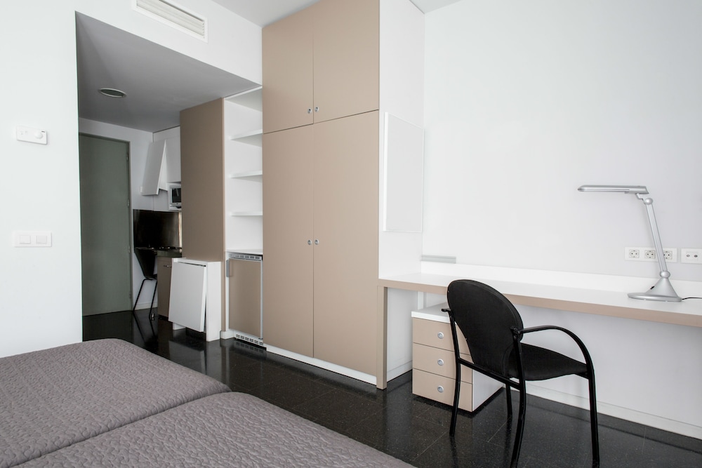 Standard Studio, Accessible, Kitchenette photo 3