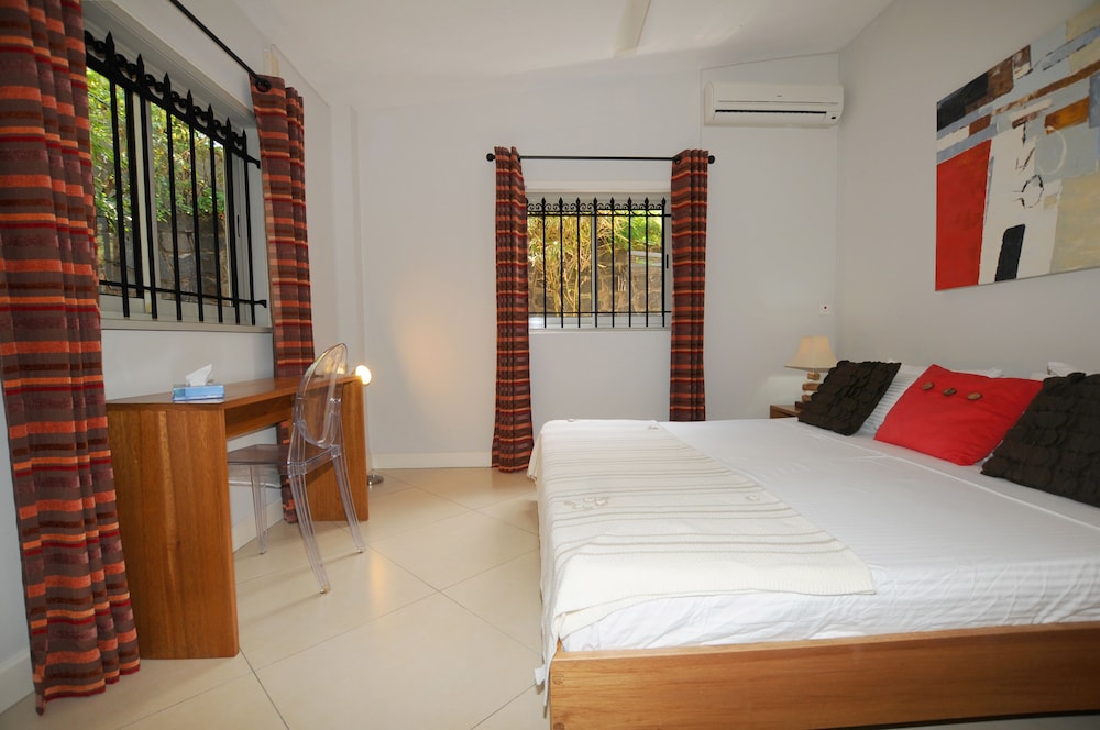 Villa photo 2