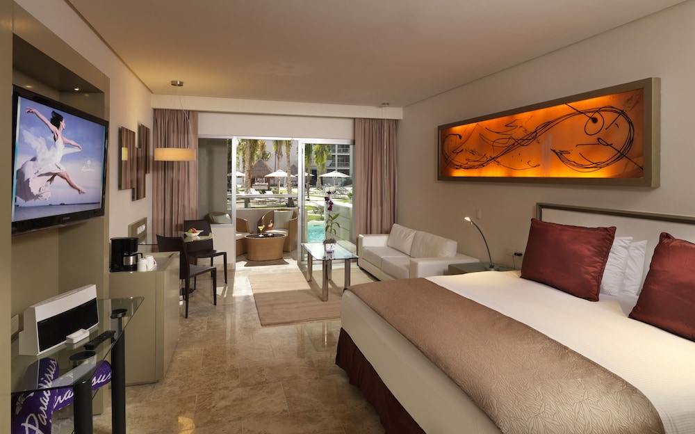 Family Concierge Junior Suite SwimUp - Photo 1