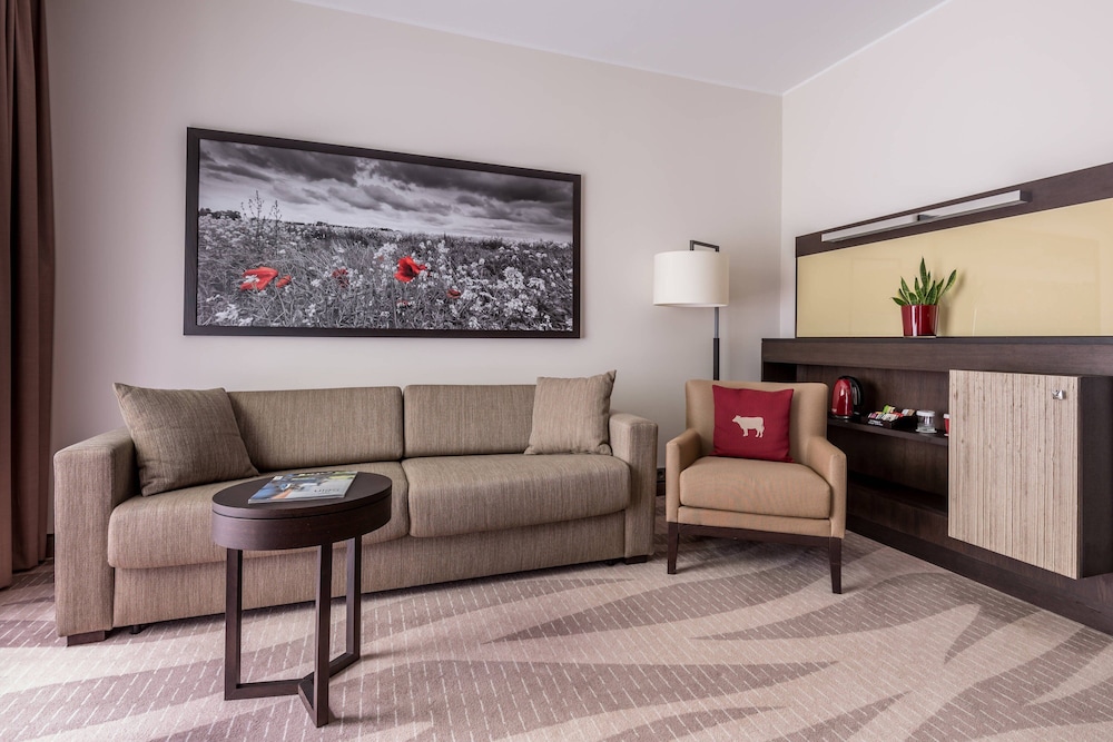 Suite, 1 Bedroom - Photo 7