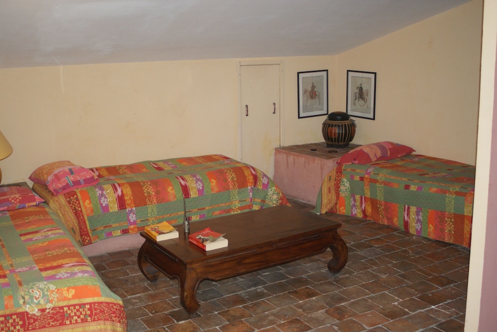 Standard Apartment, 2 Bedrooms - Photo 2