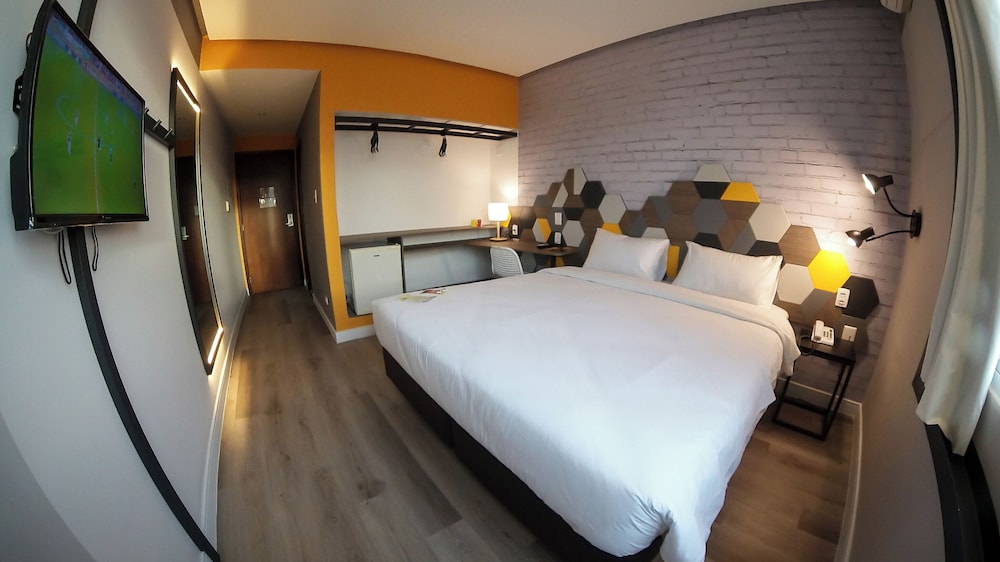 Standard Room, 1 Double Bed, Non Smoking - Photo 3