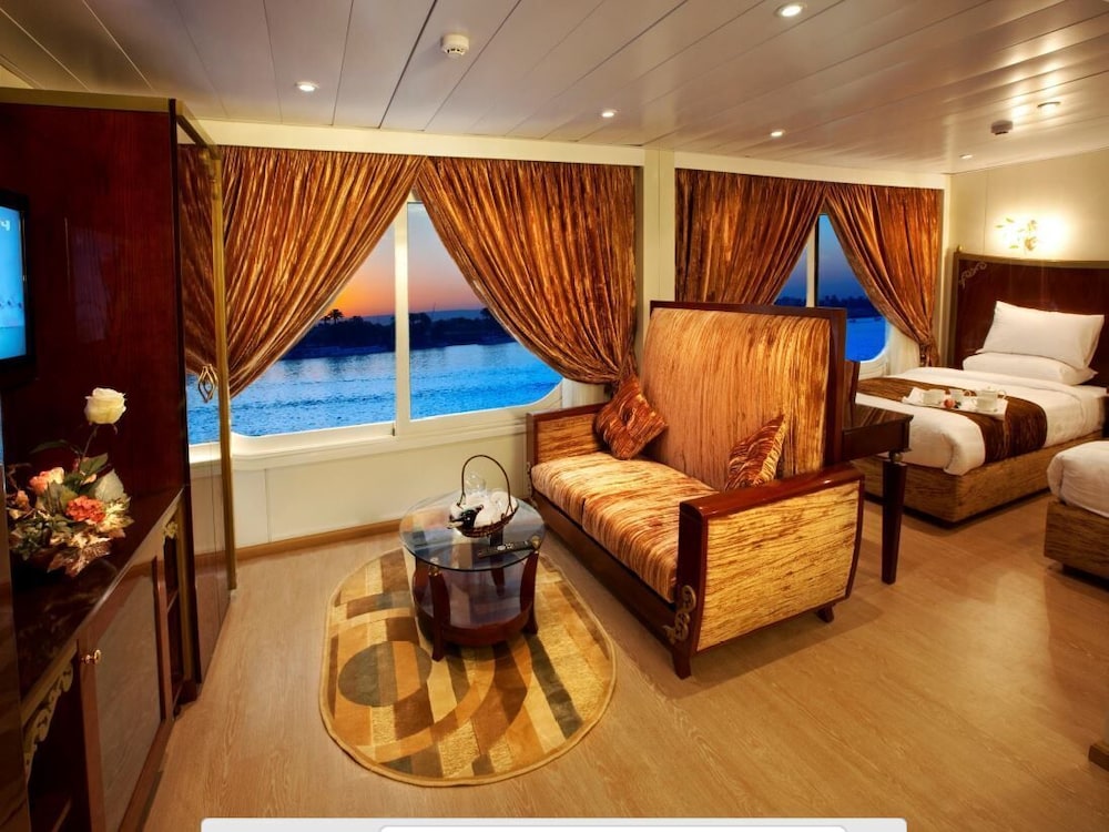 Deluxe Double or Twin Room, River View photo 1