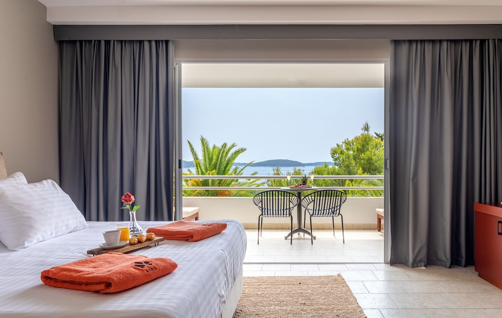 Superior Exclusive Room -Direct Sea View photo 3