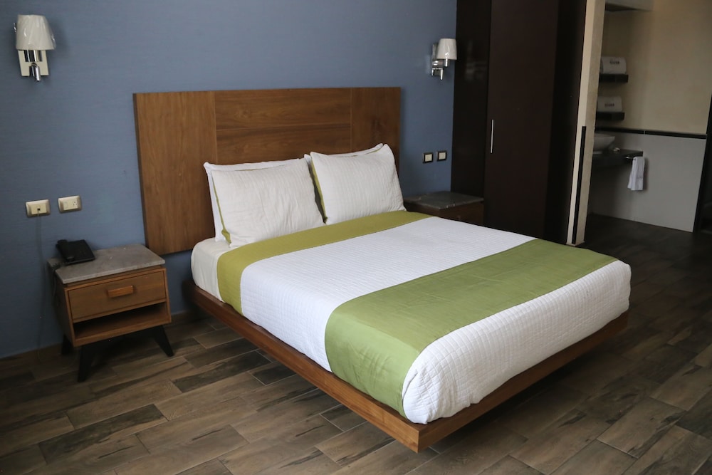 Standard Double Room - Photo 6