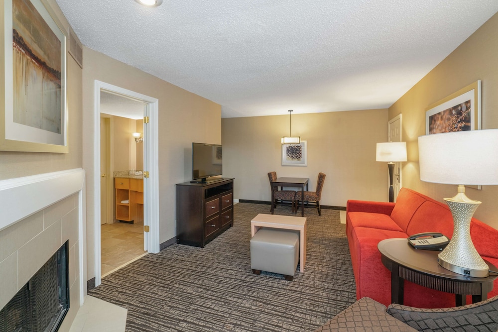 Suite, 2 Queen Beds, Accessible (Hearing) - Photo 2