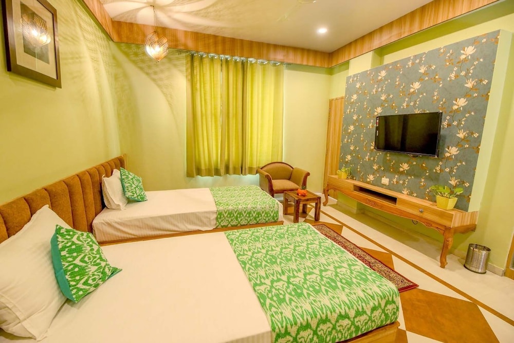 Twin Room with Balcony - Photo 4