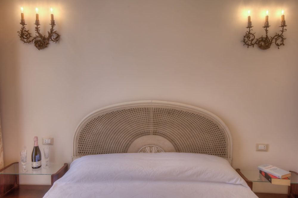 Deluxe Triple Room (Maria) photo 2