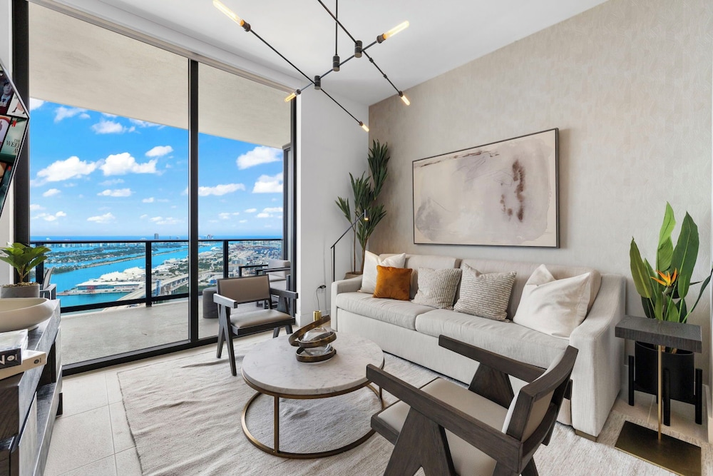 Luxury Apartment, 3 Bedrooms, Ocean View photo 1