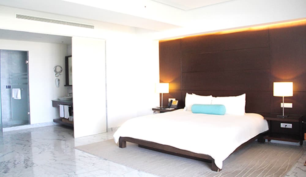Club 89 King Size Bed Diamante View - Photo 3