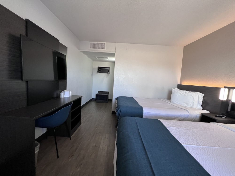 Standard Room, 2 Double Beds, Non Smoking