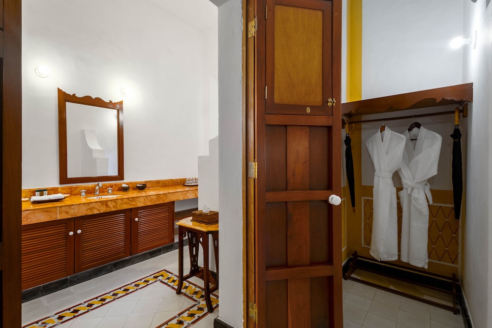 Superior Room - Photo 12