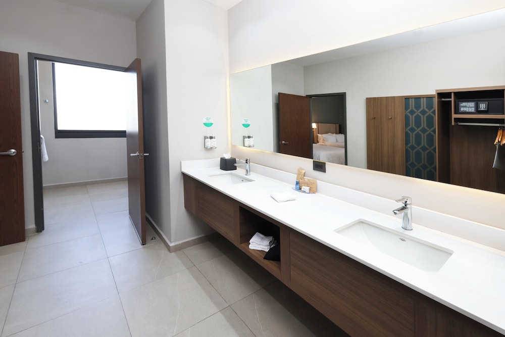 Suite, Multiple Beds - Photo 1