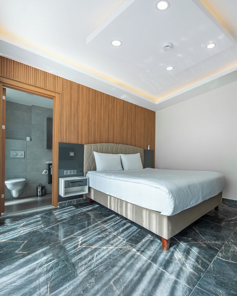 Comfort Suite, City View