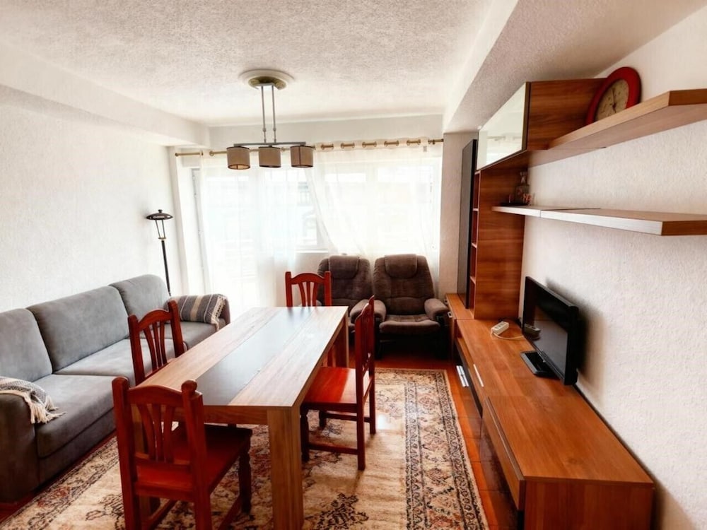 Family Apartment, Smoking
