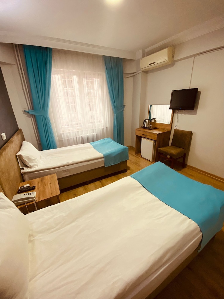 Standard Double or Twin Room photo 2