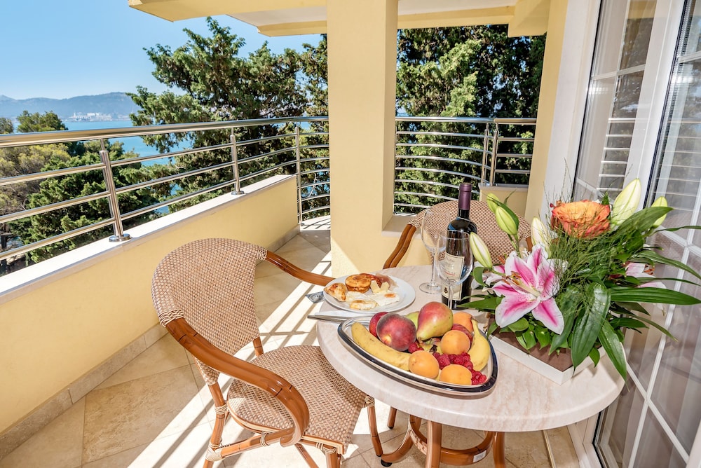 Quadruple Room, 2 Bedrooms, Balcony, Sea View