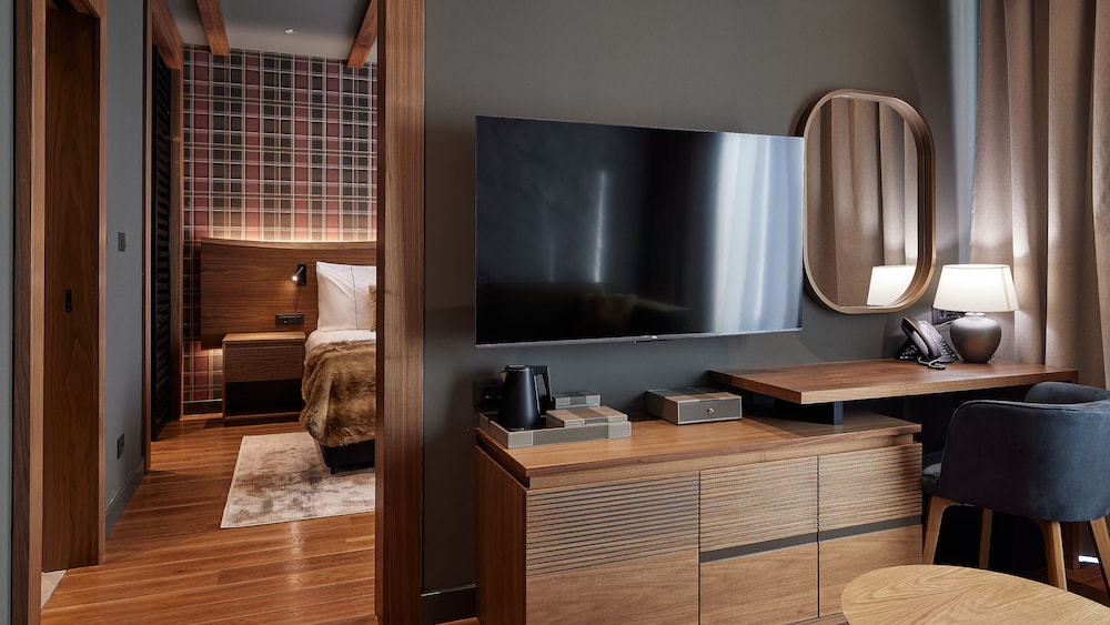 Luxury Room, 1 King Bed with Sofa bed, Terrace - Photo 1