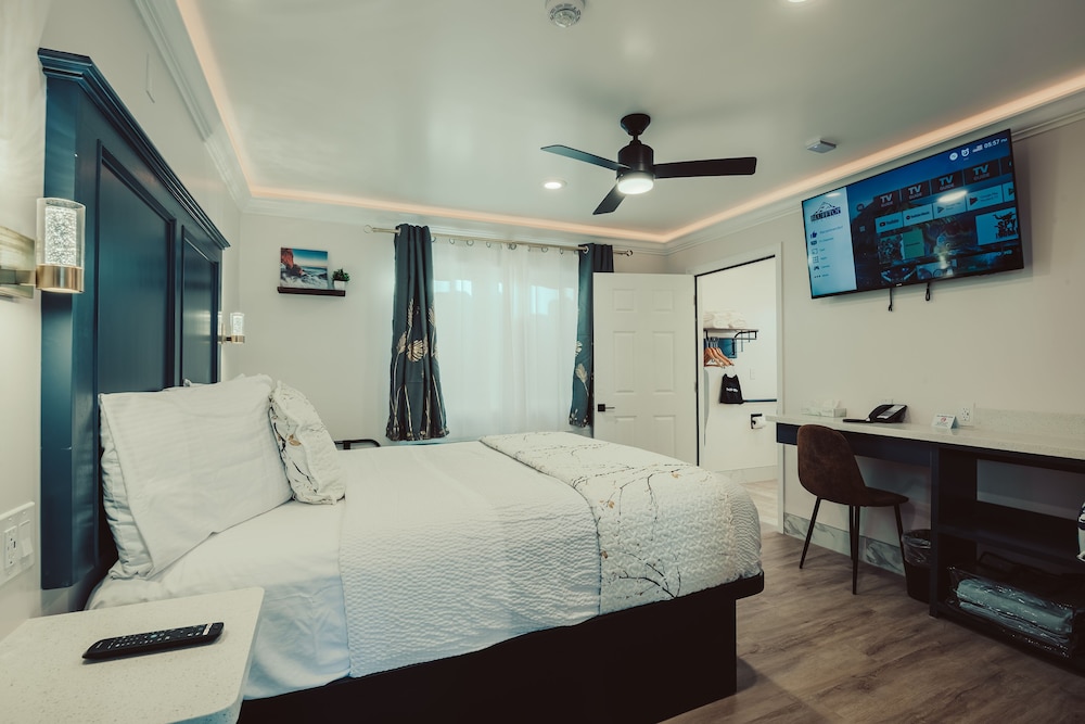 Comfort Accessible Queen Room - No Pets, Non-Smoking, Downstairs