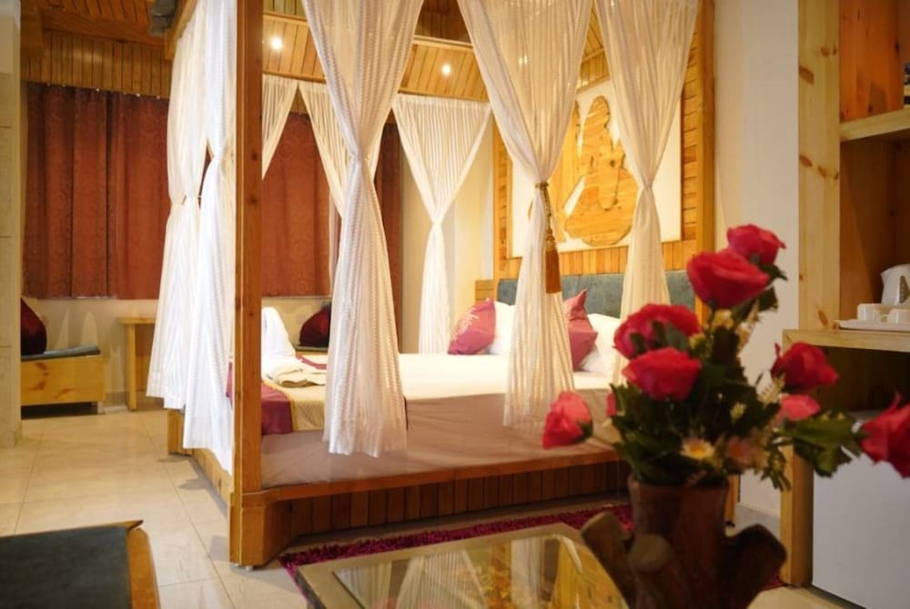 Honeymoon Room