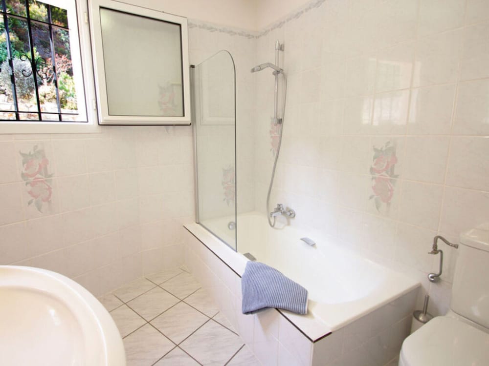 Villa photo 2