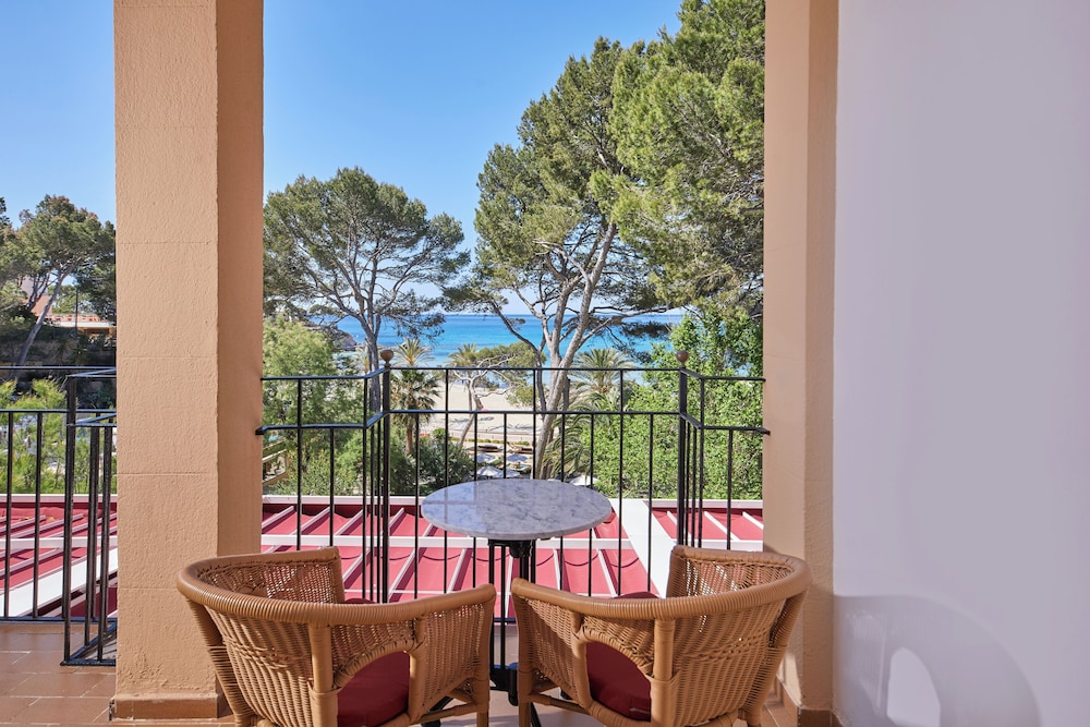 Deluxe Double Room, Balcony, Sea View thumbnail 5