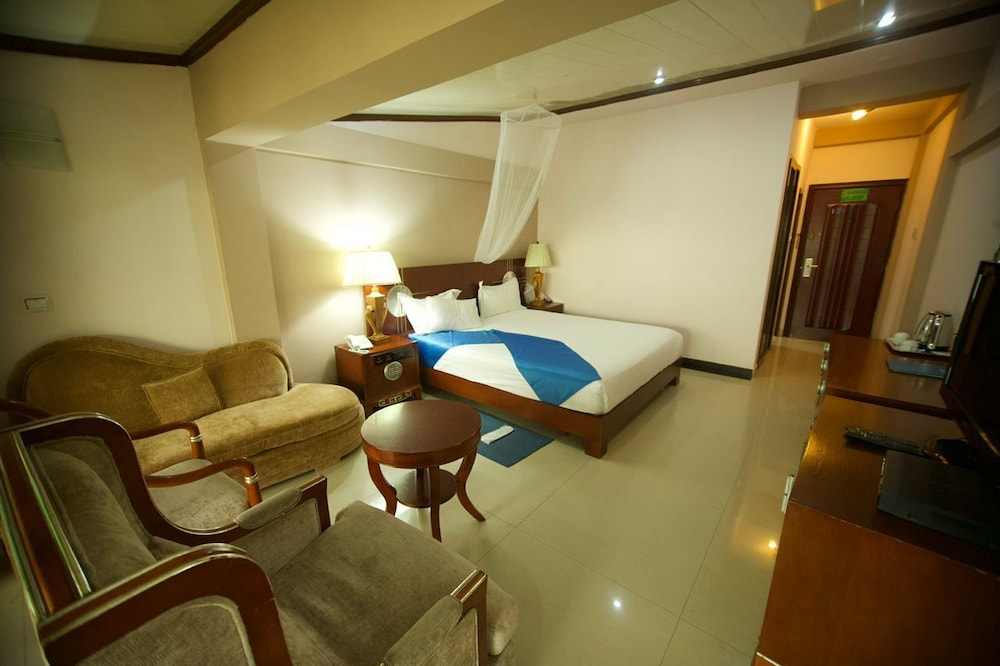 Deluxe Double Room, Partial Lake View