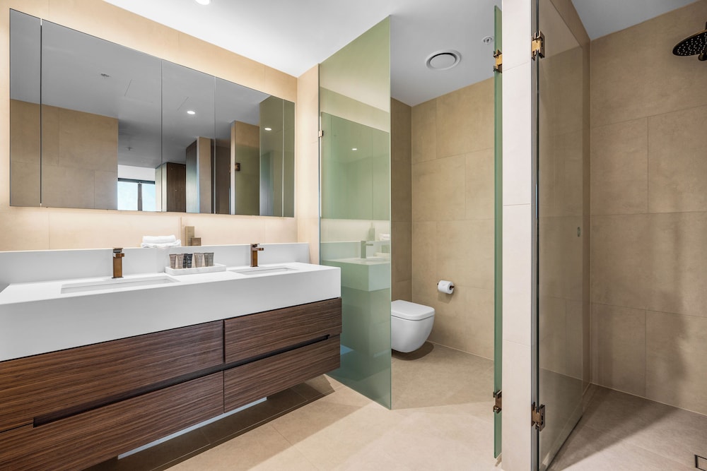 3 Bedroom 3 Bathroom City View Sub Penthouse Apartment