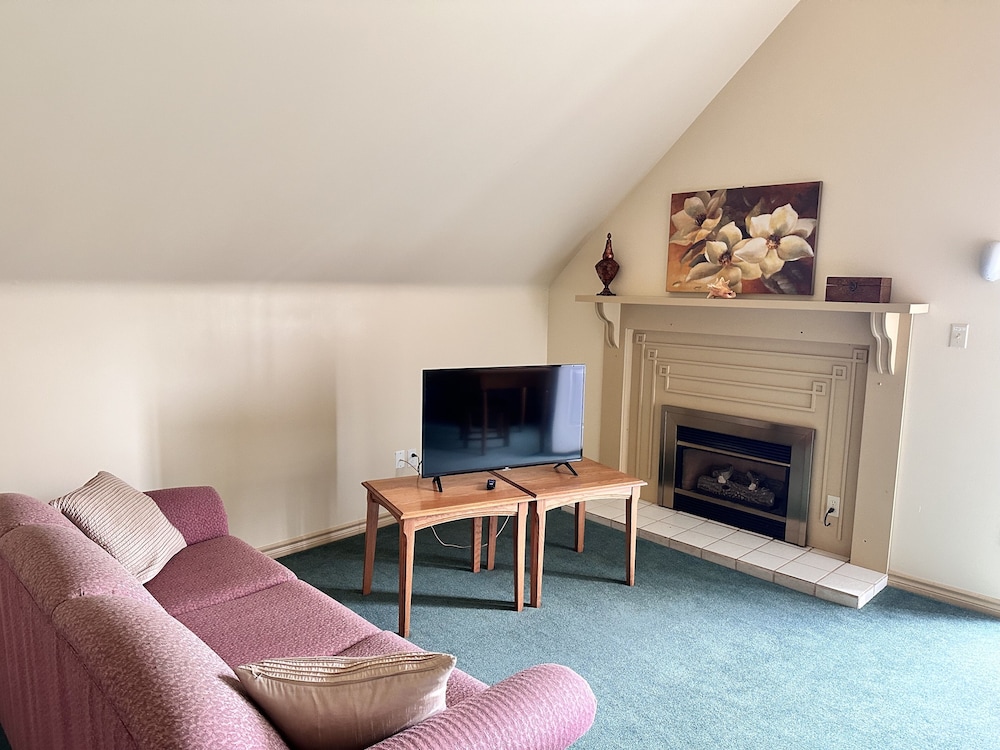 Honeymoon Room photo 2