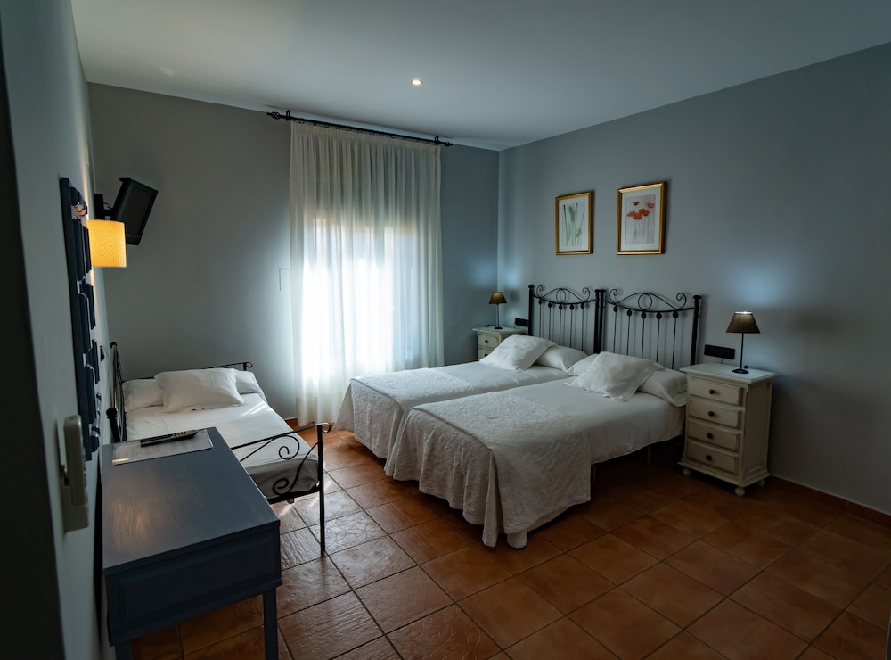Triple Room - Photo 1