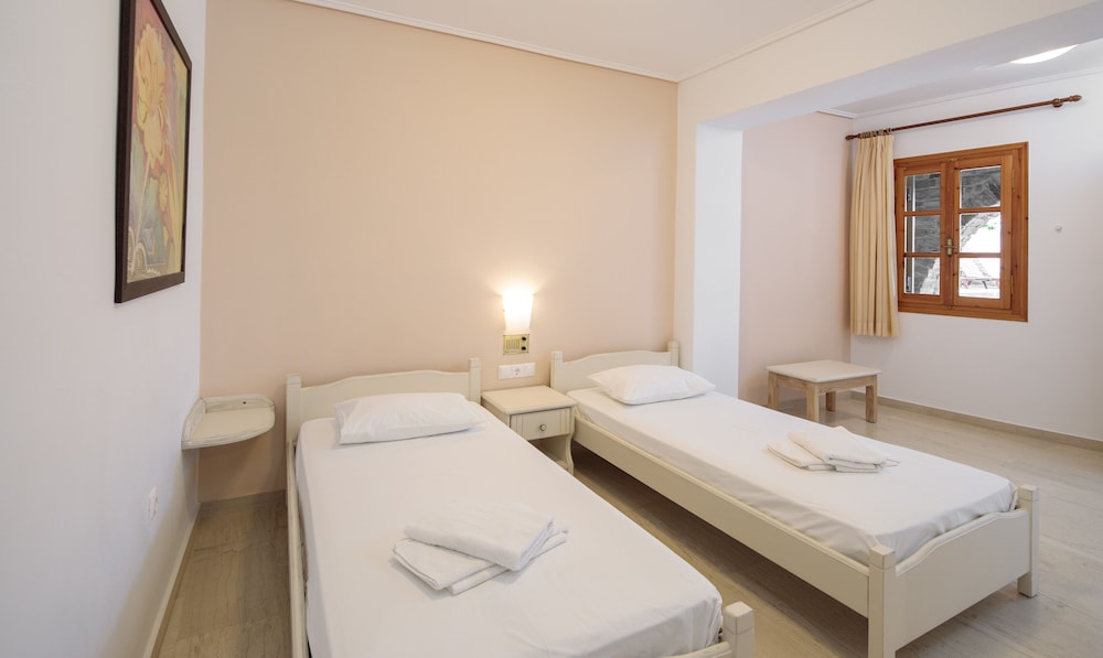 Family Apartment, 2 Bedrooms, Pool View photo 1
