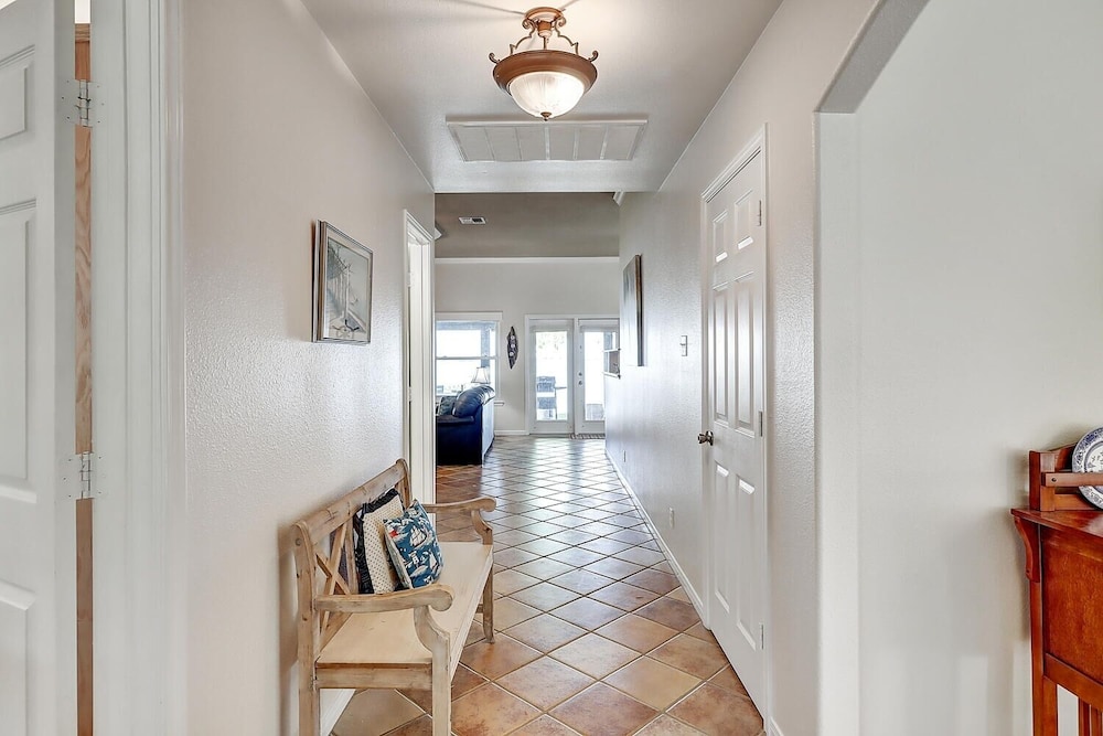 House, 4 Bedrooms photo 3