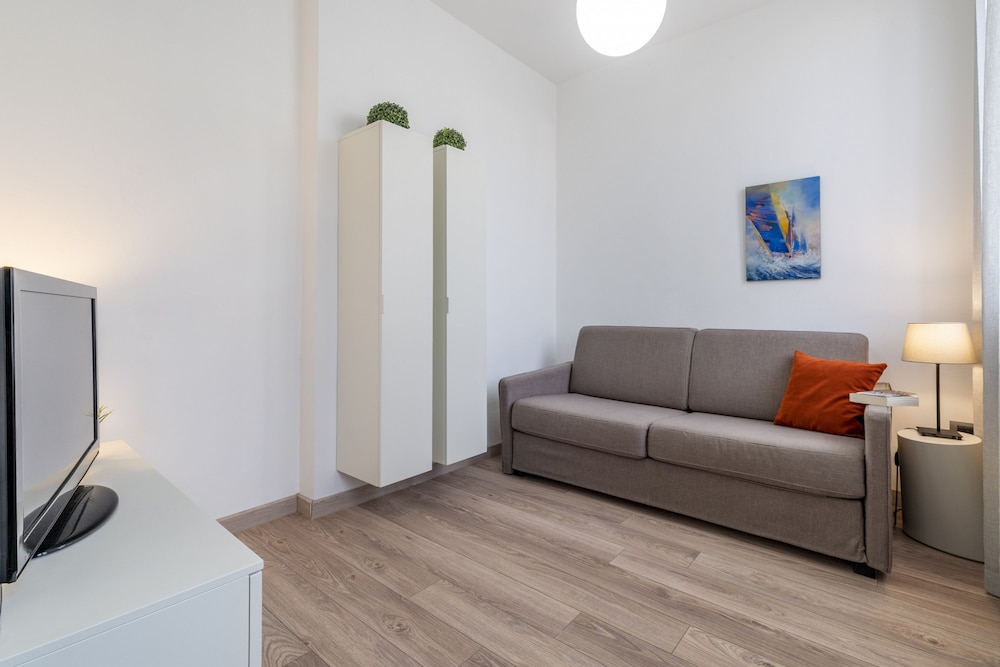 Apartment photo 1