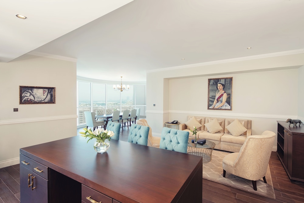 Royal Suite - Private Beach, Infinity Pool, Lazy River & Kids Club Access