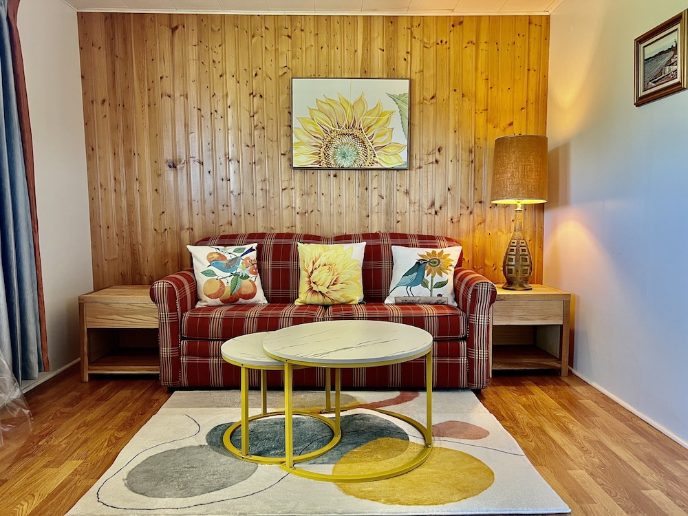 Standard Suite, 2 Bedrooms, Poolside photo 3