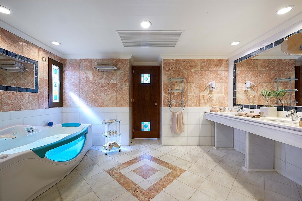 Suite (Ira) - Photo 10