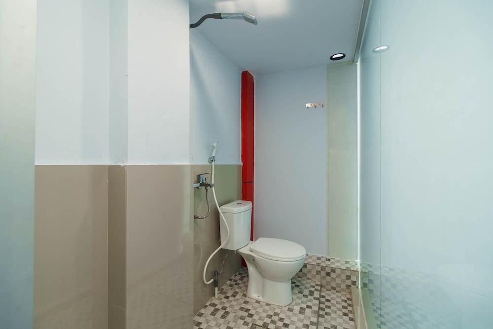 Twin Room (Reddoorz) photo 2