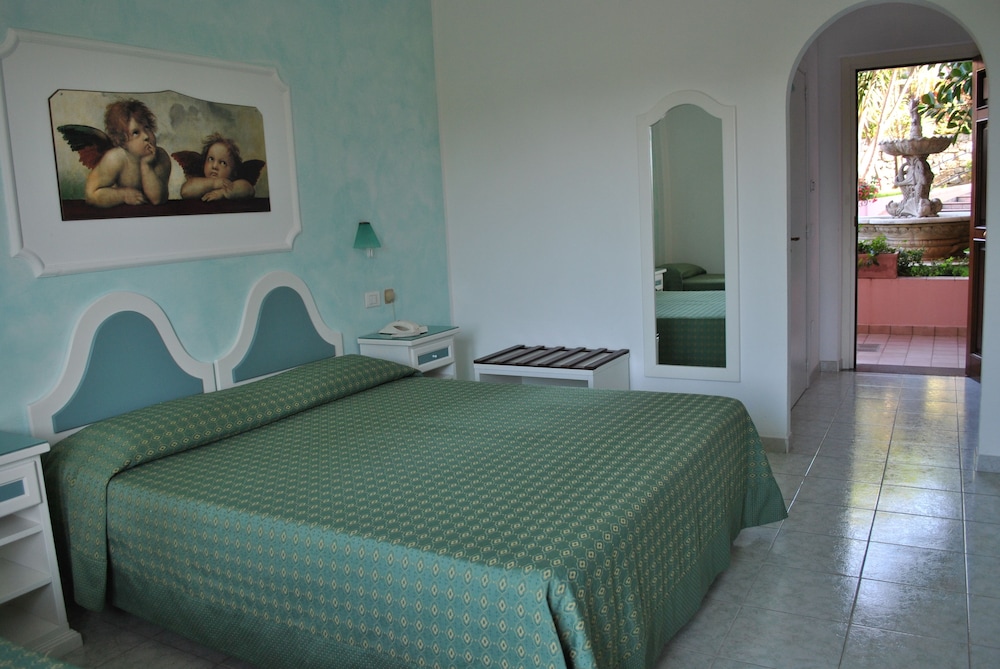 Elite Double or Twin Room - Photo 4