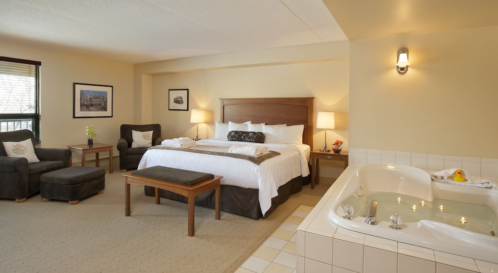 Luxury Mineral Spa Suite