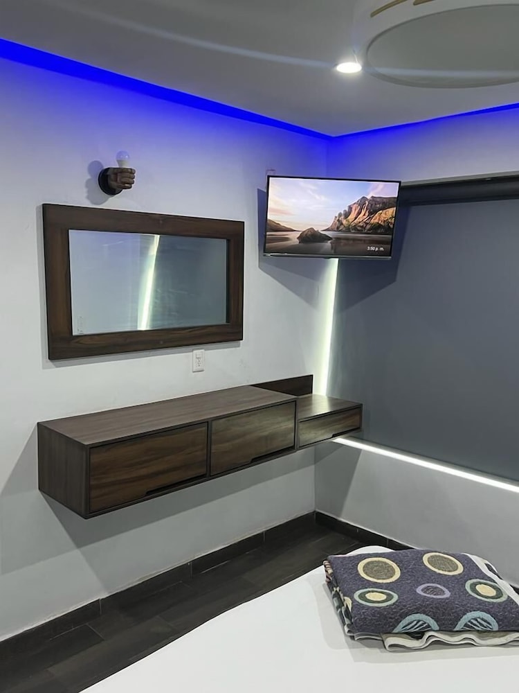 Family Single Room