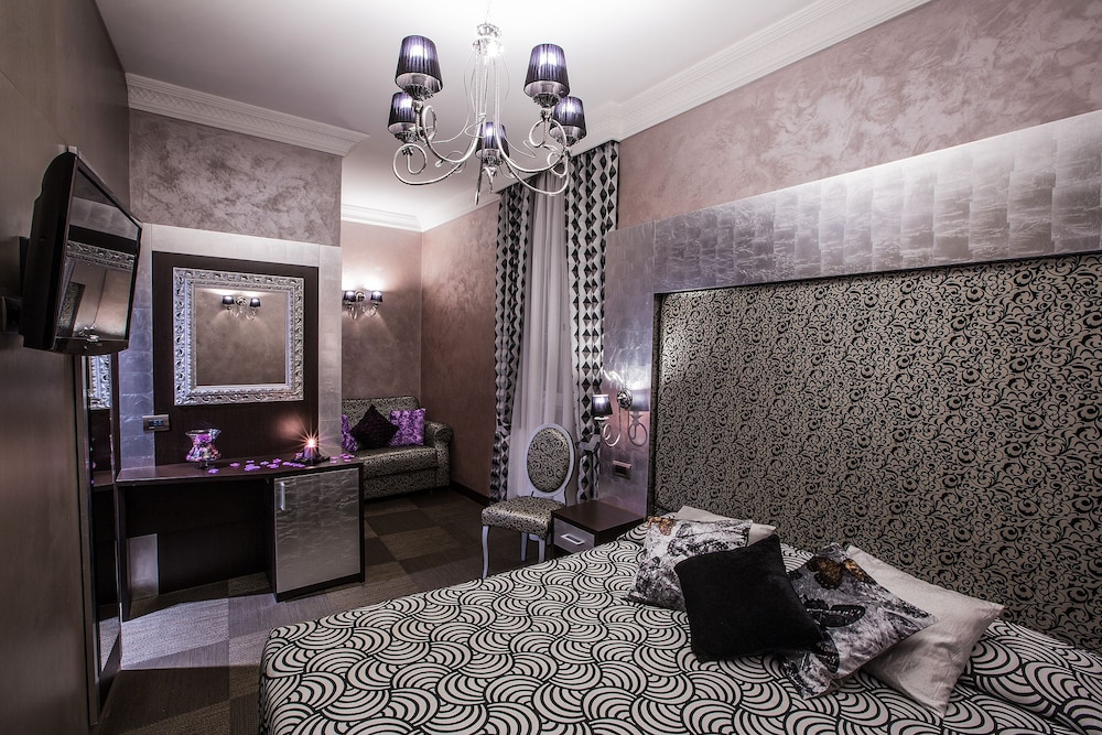 Superior Double or Twin Room photo 3