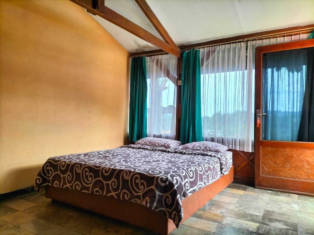 Standard Room, Courtyard View