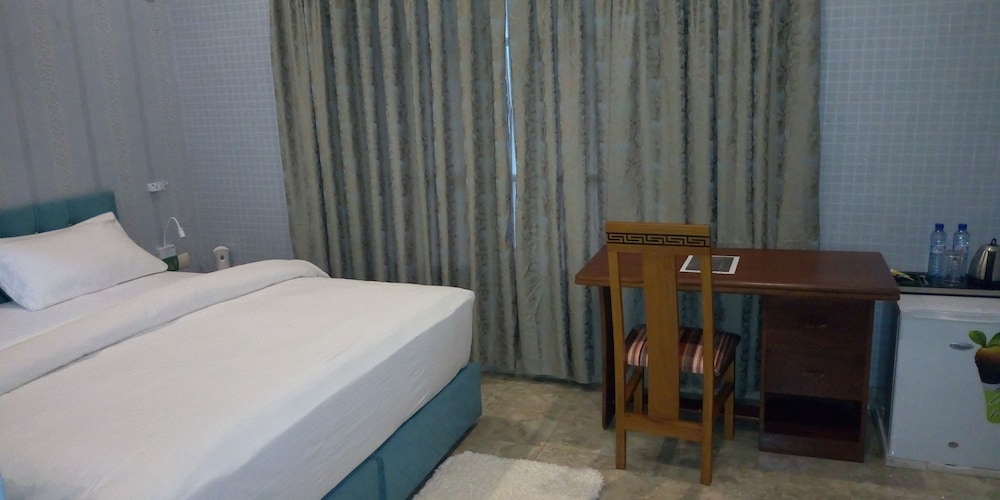 Junior Suite, 1 King Bed, Non Smoking, City View photo 1
