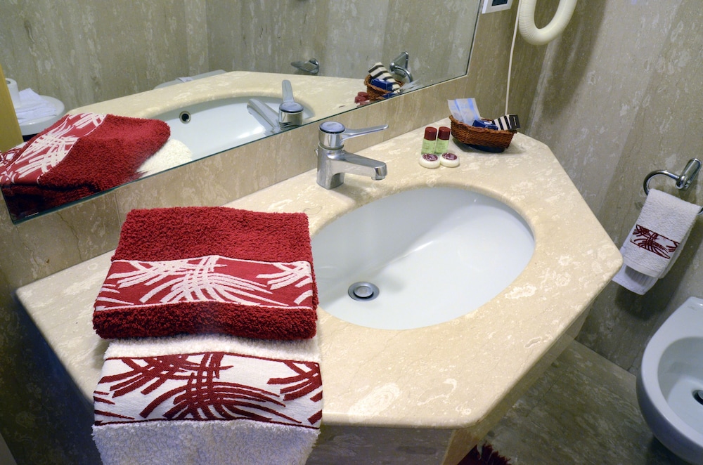 Standard Double Room - Photo 3