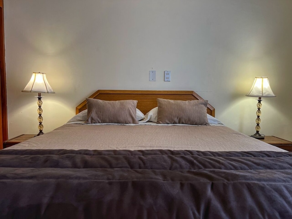 Double or Twin Room, 1 Queen Bed