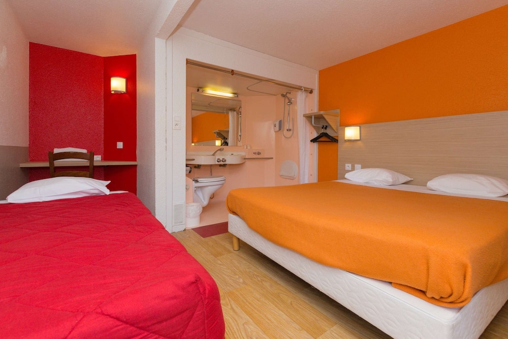 Standard Room, 1 Double Bed - Photo 10